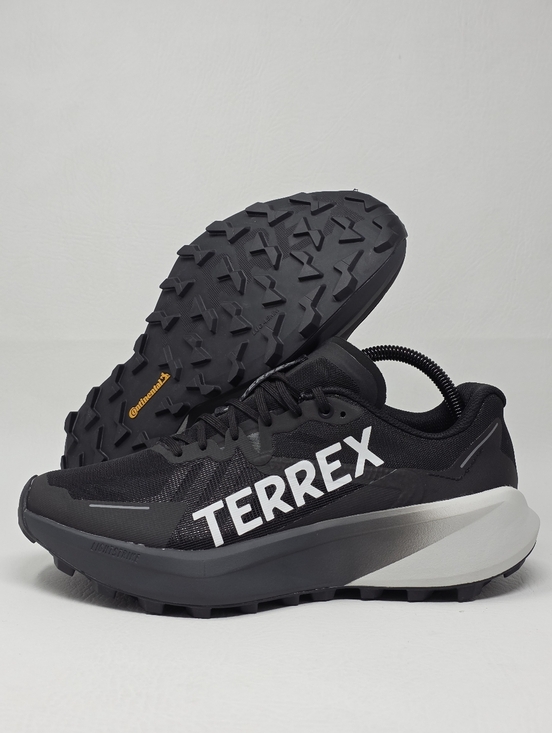 Athletic_Shoes